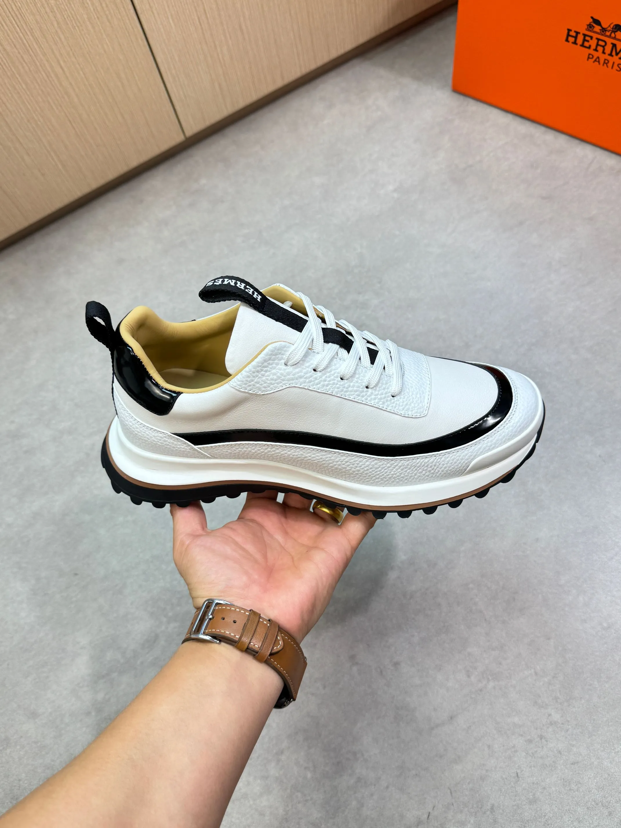 Men's shoes 💰800 [HERMES] Hermès - High-end quality original order·Casual sports shoes - Upper: 🔝 pebbled calfskin, Nappa calfskin, shoe body sewn with contrasting edge color, tongue, heel, brand logo webbing - Inner: water-dyed cowhide - Outsole: ultra-light T men's shoes 💰R·Rubber; two-color molded outsole -Ultra-high quality control·Fine workmanship: highlighted (high-end·nobility·grade) -Size: 39-44 (38, 45, can be customized)·H0118